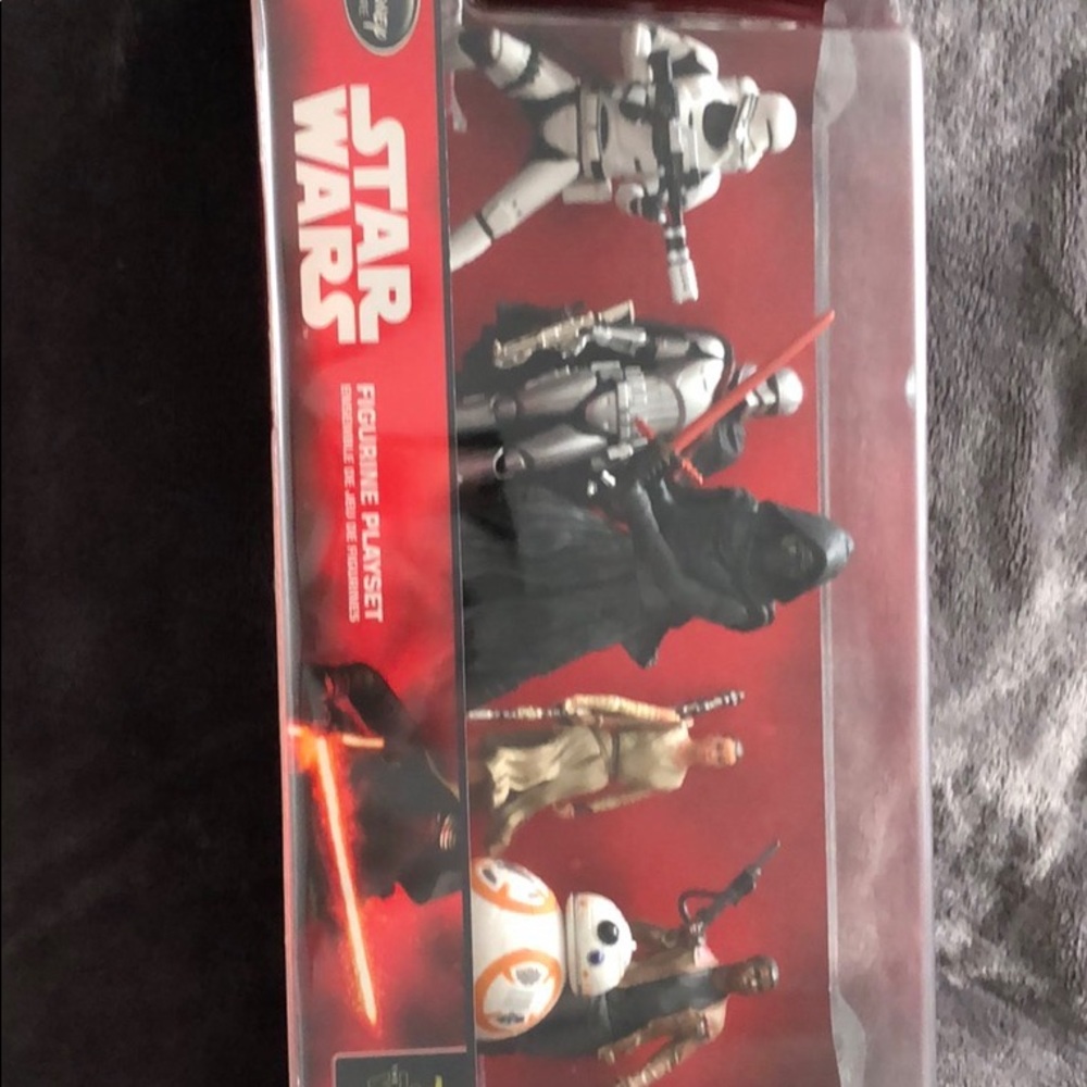Star Wars Figures and Piggy Bank Bundle